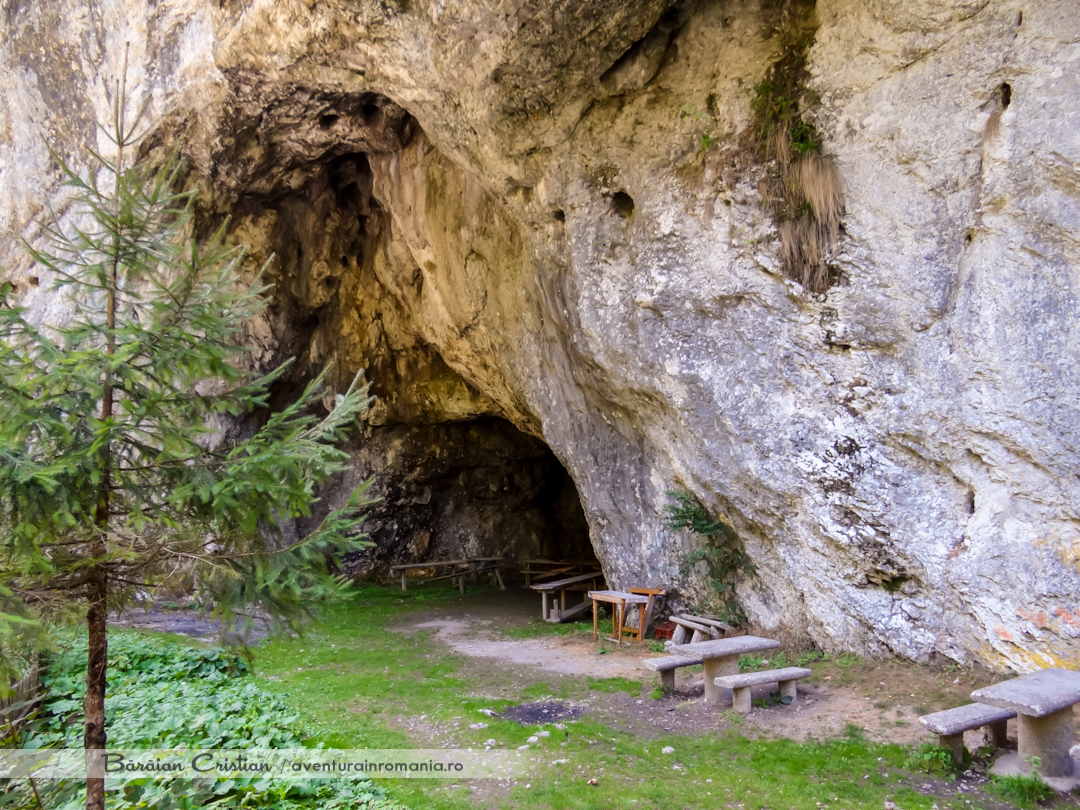 Peștera Poarta lui Ionele